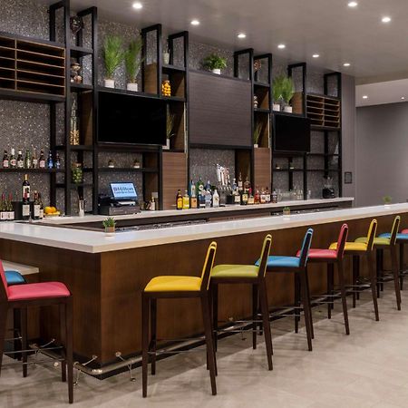 Hilton Garden Inn Pomona, Ca Экстерьер фото