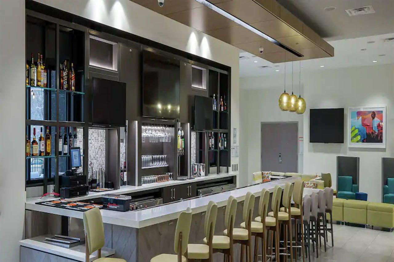 Hilton Garden Inn Pomona, Ca Экстерьер фото