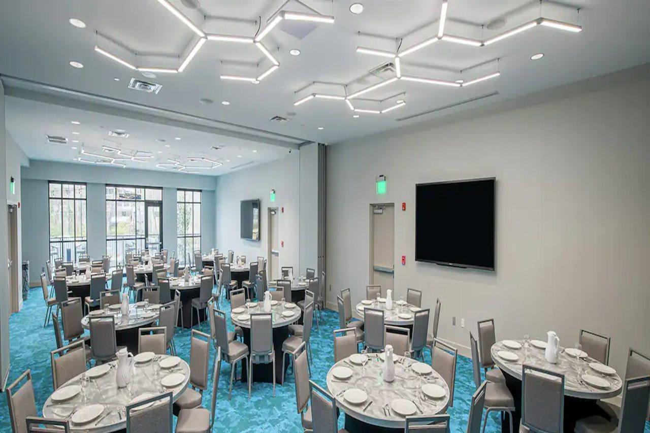 Hilton Garden Inn Pomona, Ca Экстерьер фото