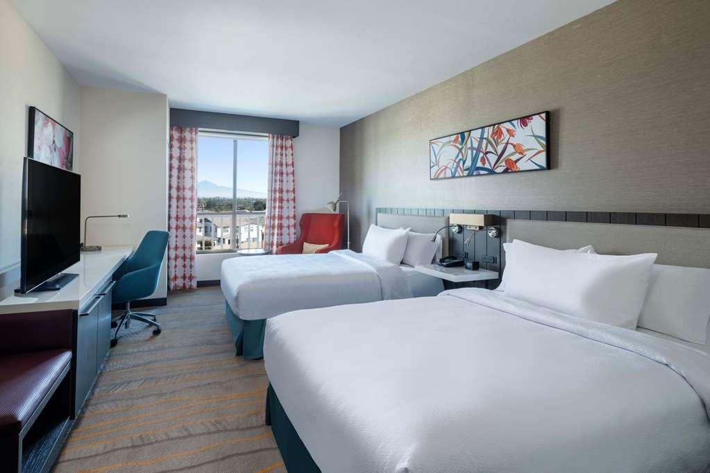 Hilton Garden Inn Pomona, Ca Номер фото