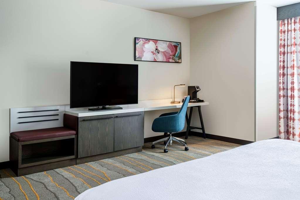 Hilton Garden Inn Pomona, Ca Номер фото