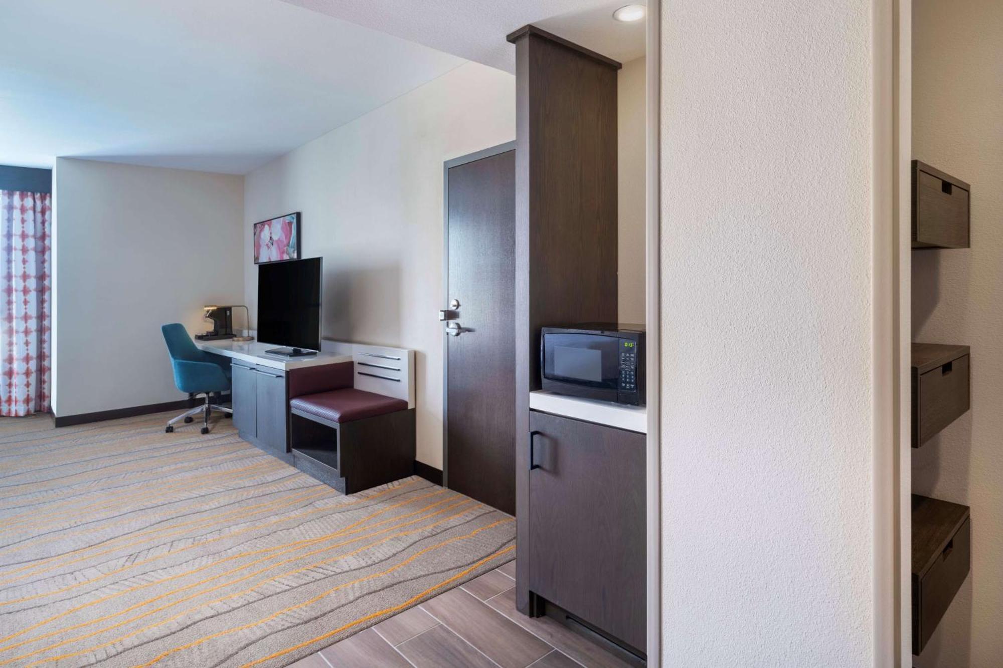 Hilton Garden Inn Pomona, Ca Экстерьер фото