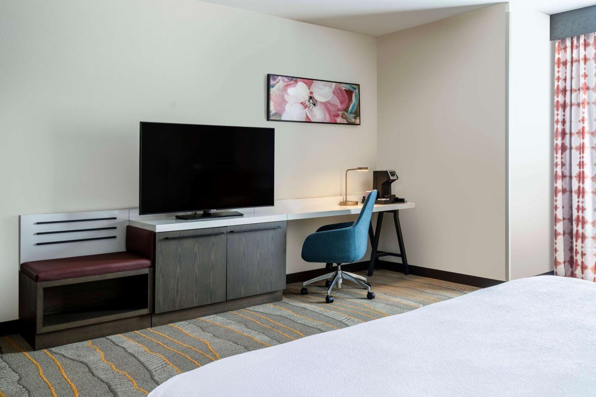 Hilton Garden Inn Pomona, Ca Экстерьер фото